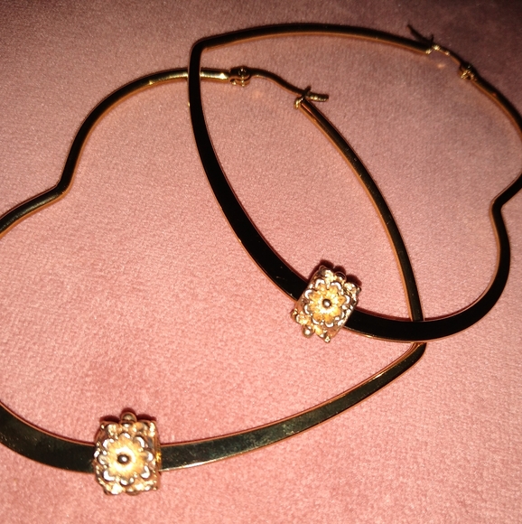 Big Gold Heart Hoop Earrings KATTA Flower Beads Large 60mm Hearts Floral Hoops - Picture 3 of 8